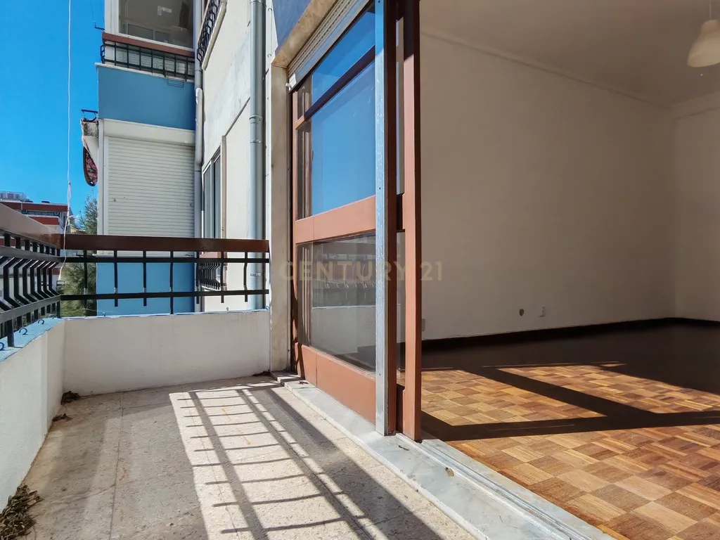 Apartamento T3 em Carnaxide - Image 4
