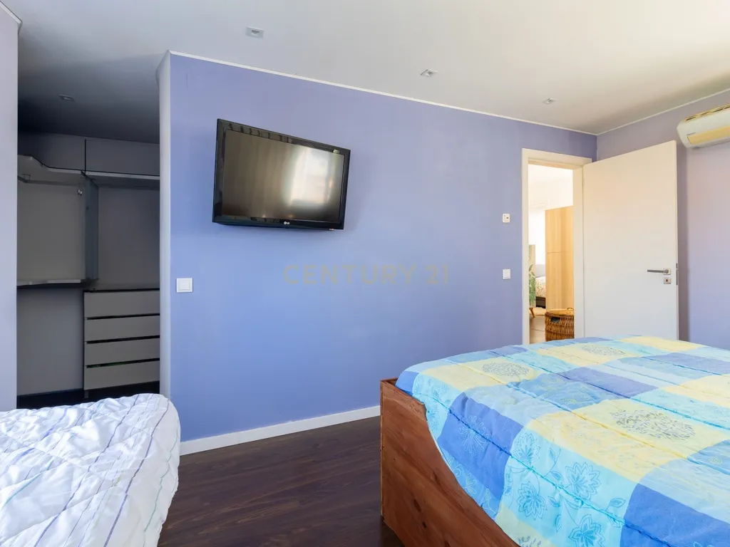 Casa de Luxo com Jardim Piscina e Jacuzzi na Marinha Grande - Image 34
