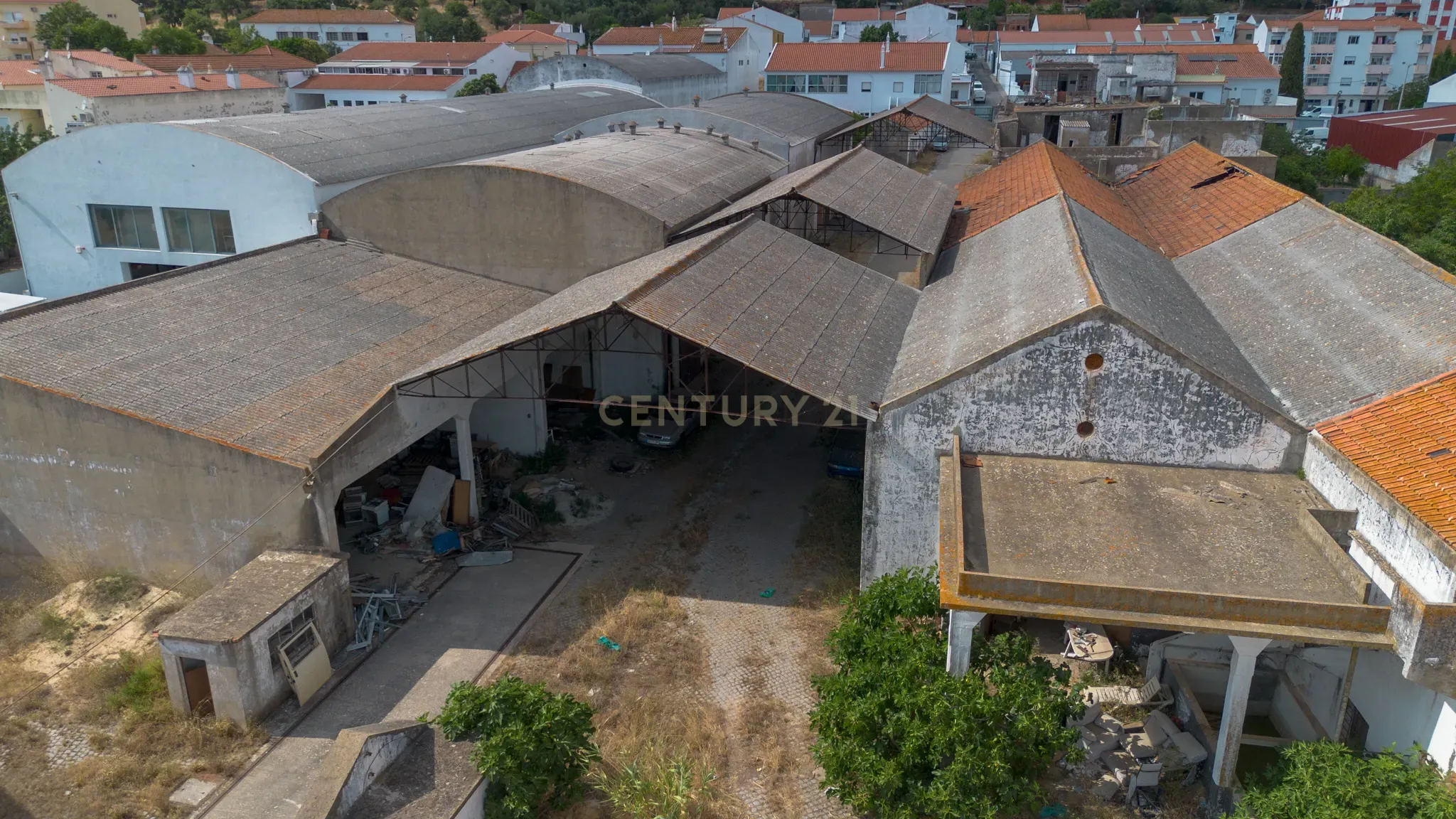 Fotografia 4 de Terreno Urbano com 7.780m2 I Armazéns e Habitação I São Bartolomeu de Messines