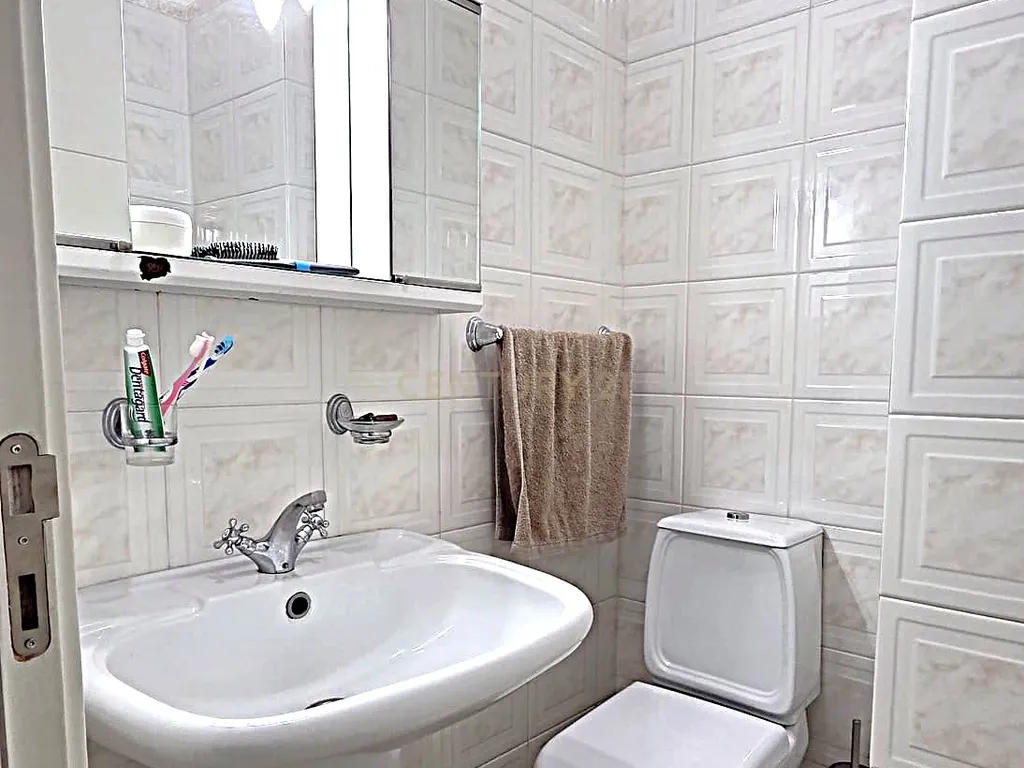 Apartamento T3 Renovado em Olhão, Faro com Vista para a Cidade - Image 15