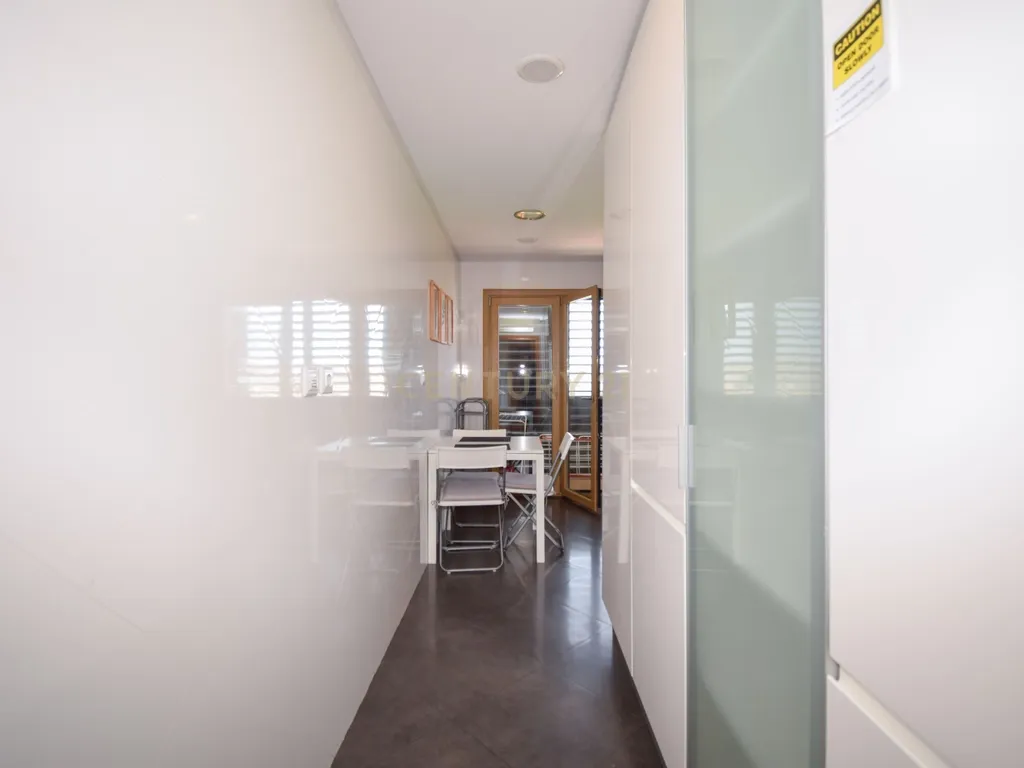 Apartamento T3 com Áreas Generosas e Vista Desafogada - Image 24