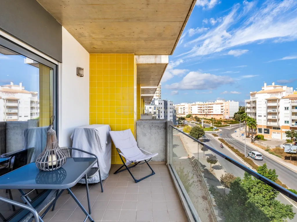 Apartamento T2+1 novo, design moderno, central, a 250metros da Praia de Armação de Pêra - Image 29