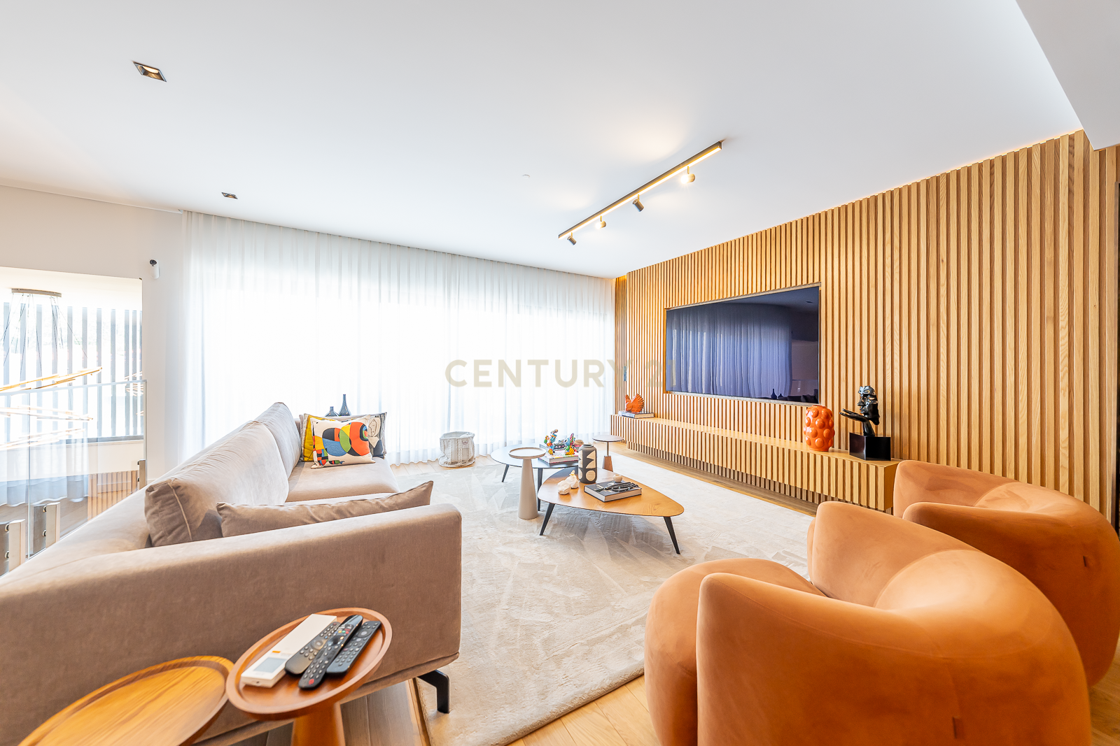 Moradia de Luxo T3 no Estoril Mobilada –Condomínio Privado - Image 7