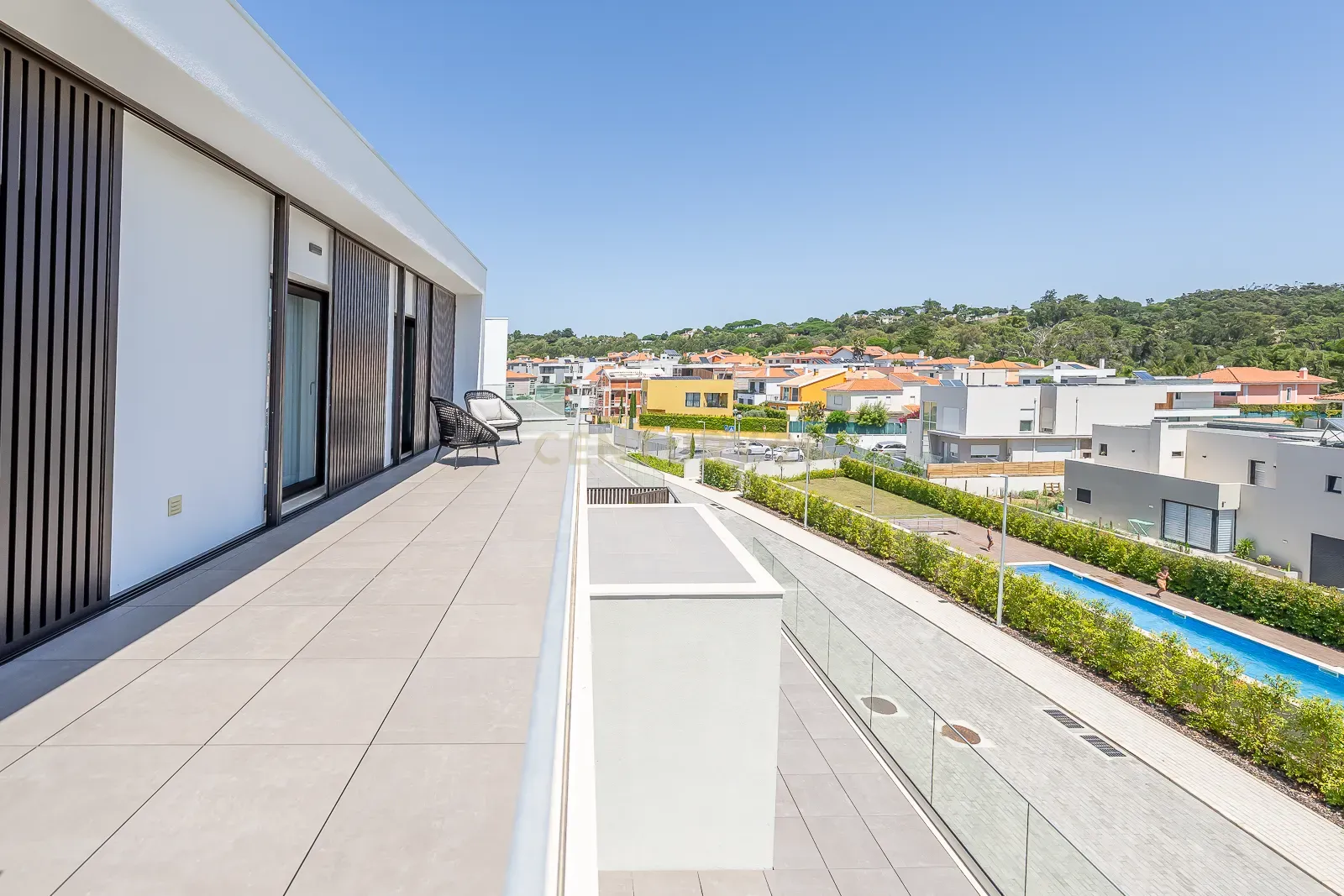 Moradia de Luxo T3 no Estoril Mobilada –Condomínio Privado - Image 8