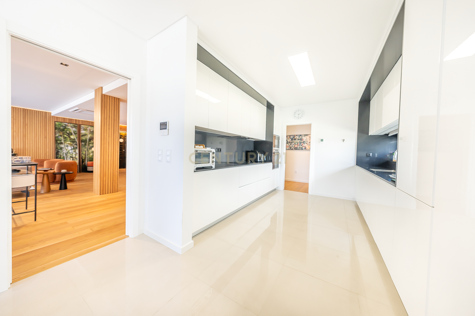 Moradia de Luxo T3 no Estoril Mobilada –Condomínio Privado - Image 13