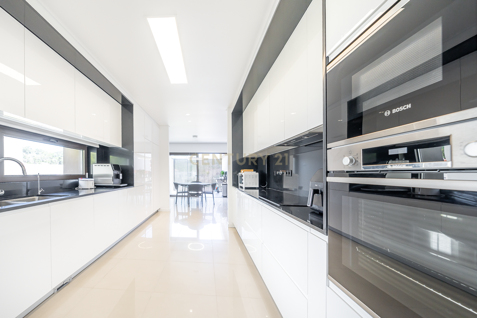 Moradia de Luxo T3 no Estoril Mobilada –Condomínio Privado - Image 14