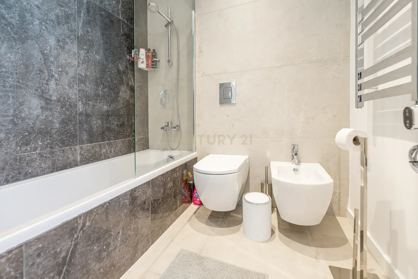 Moradia de Luxo T3 no Estoril Mobilada –Condomínio Privado - Image 26