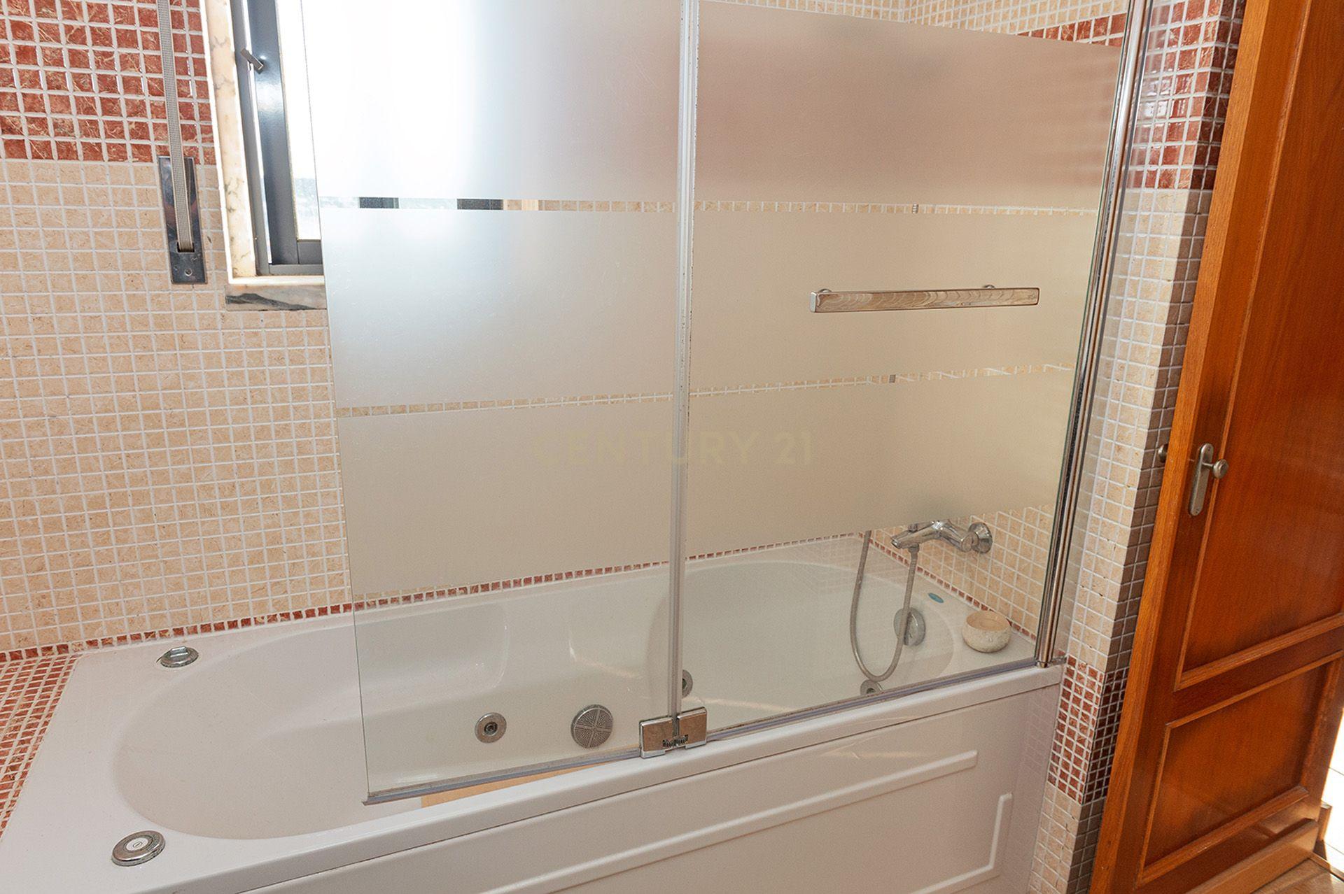 Apartamento T3 em Odivelas com Piscina e Estacionamento para 4 carros - Image 40