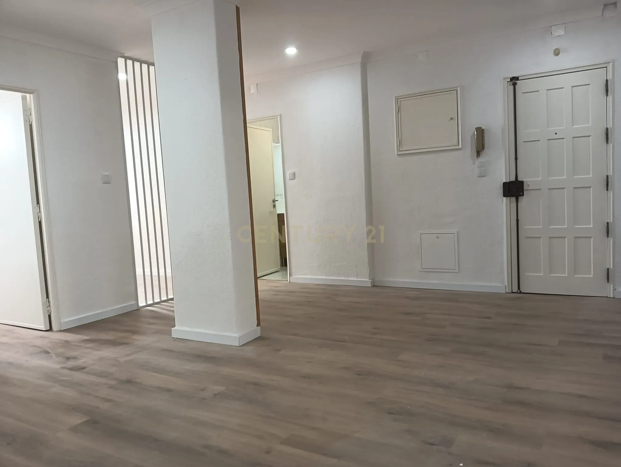 Apartamento para Investimento Metro de Alfornelos - Image 31