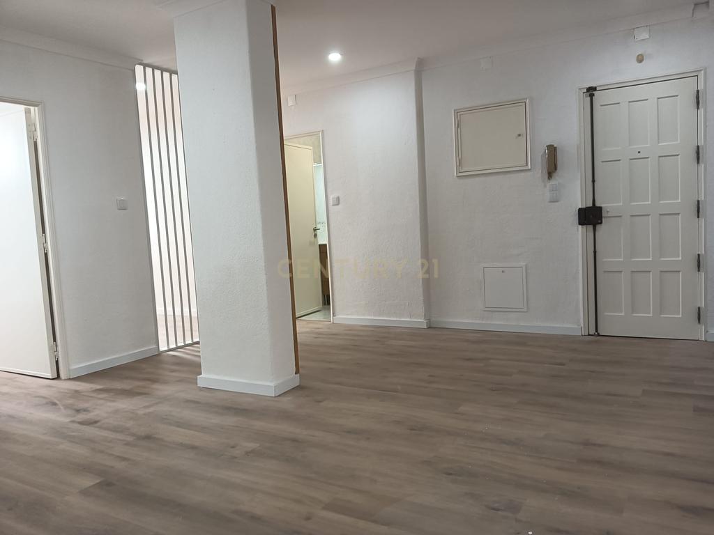Apartamento para Investimento Metro de Alfornelos - Image 31