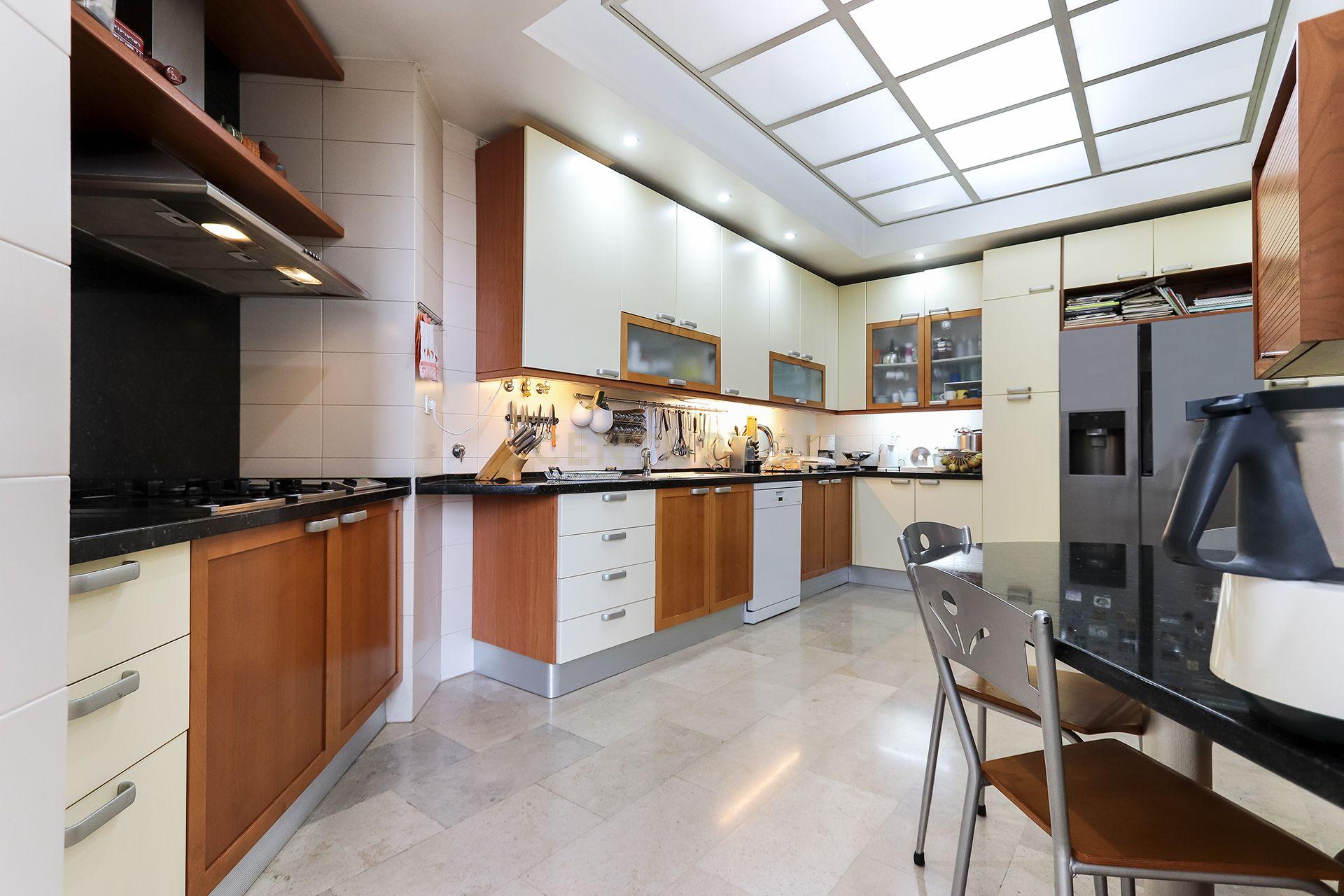 Apartamento T6 de charme no Areeiro - Image 3