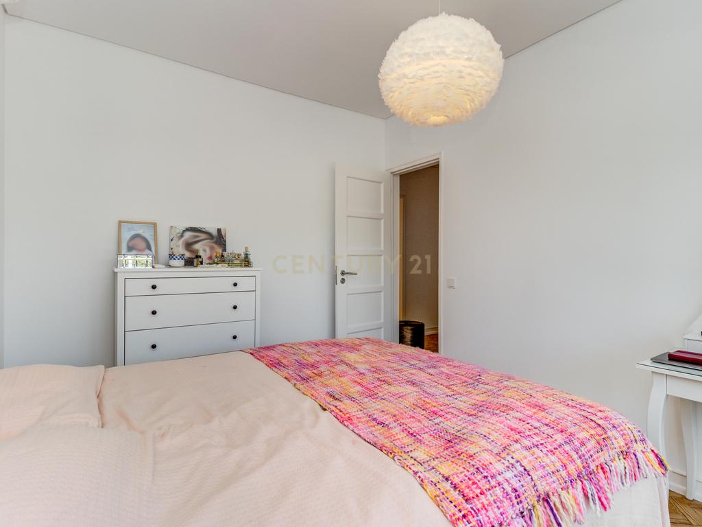 Moradia T4+1 com piscina, terraço e garagem  perto da praia - Image 31