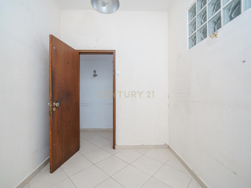 APARTAMENTO T6 NO CORAÇÃO DA CIDADE, EM SETÚBAL - Image 27