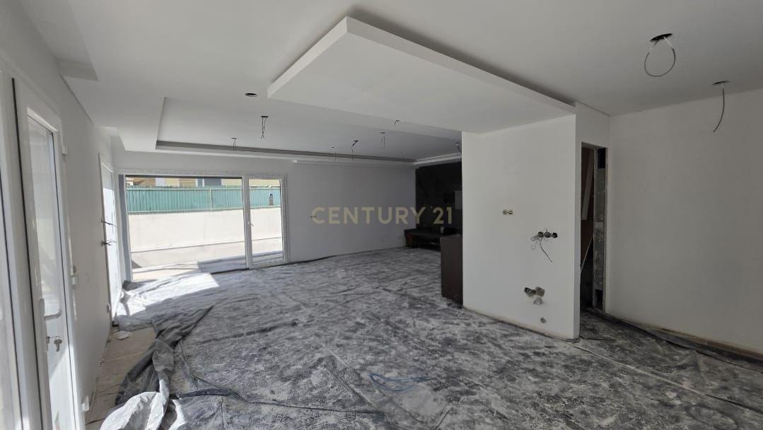 Fotografia 4 de Moradia T4 em fase final de Construção em Qta Valadares, Seixal