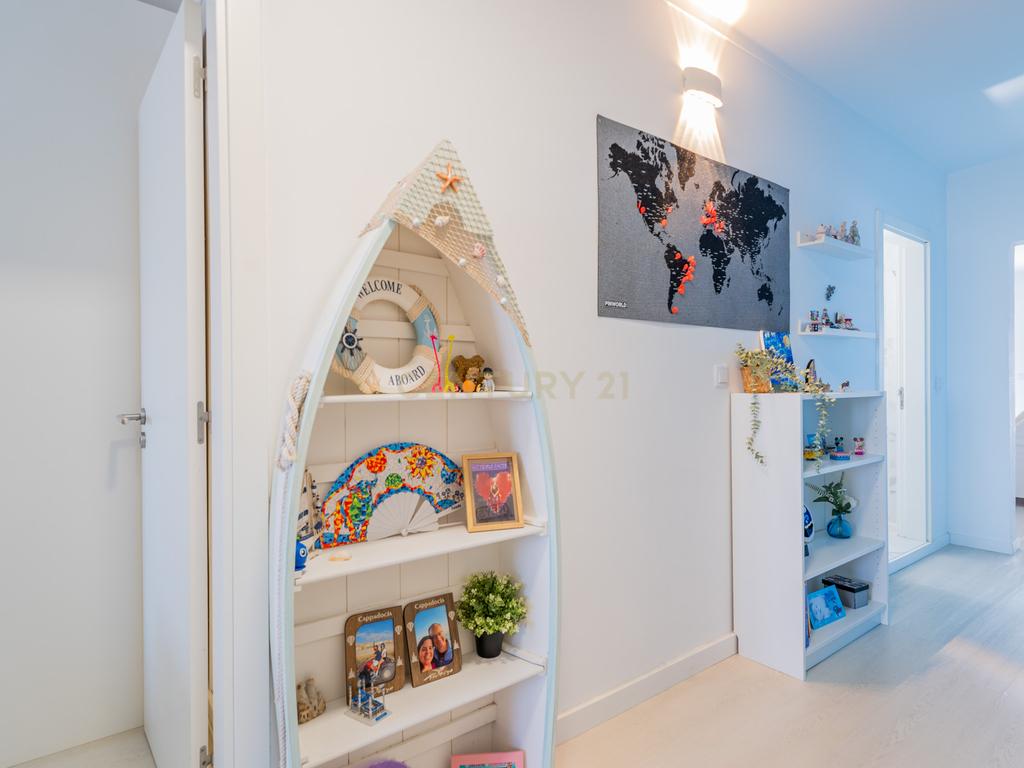 T2 renovado com Varanda, Vista Mar e Box privativa em Santa Cruz - Image 7