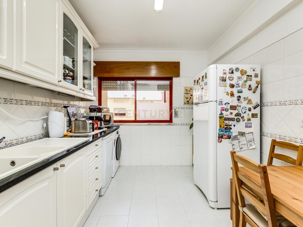 Apartamento T3 com 129m2 e Garagem, na Quinta Da Piedade   - Image 21