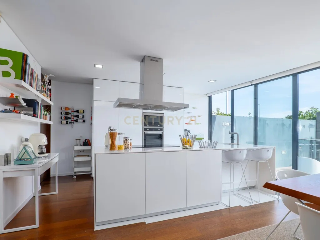 Andar de Moradia Duplex em Lavra – A 2 minutos a pé da praia! - Image 3