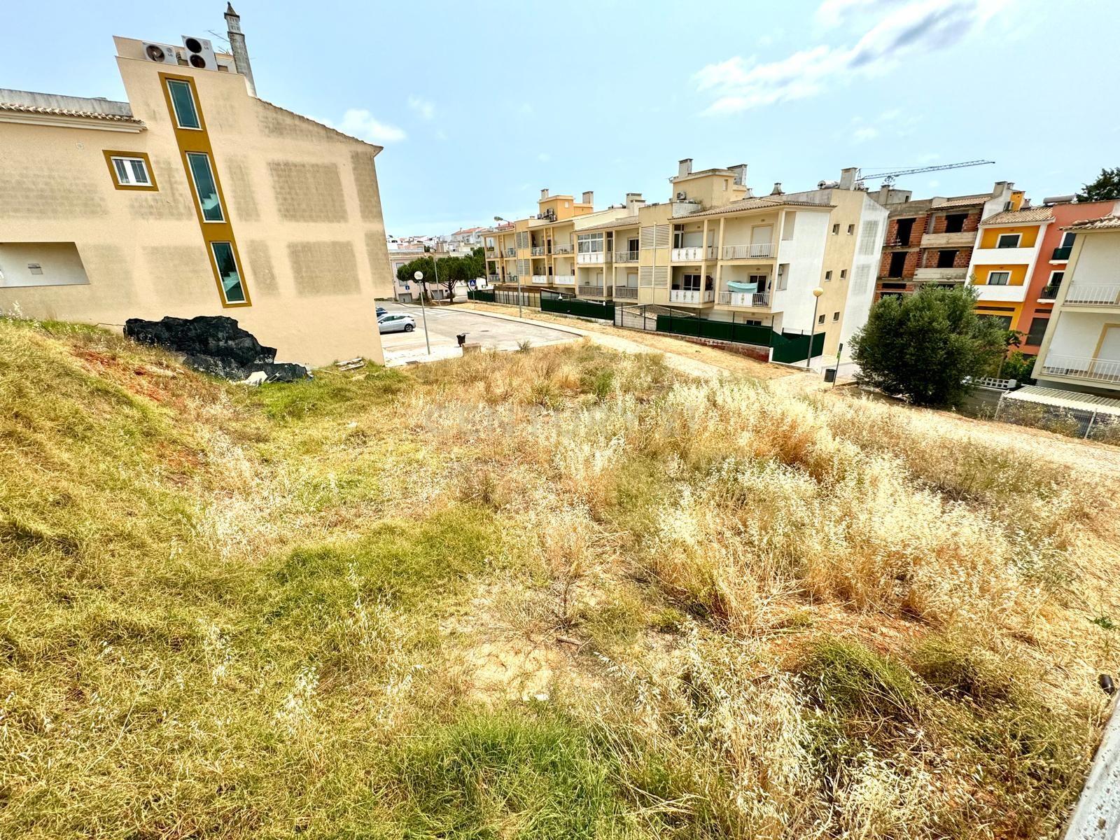 Fotografia 12 de Terreno Urbano para Construção.