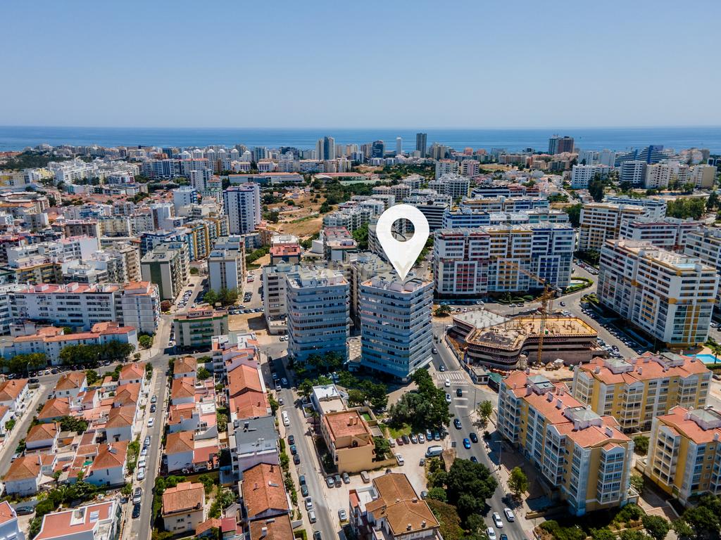 T1 Remodelado com Vista Panorâmica sobre o Rio, Cidade e Serra | Portimão - Image 16