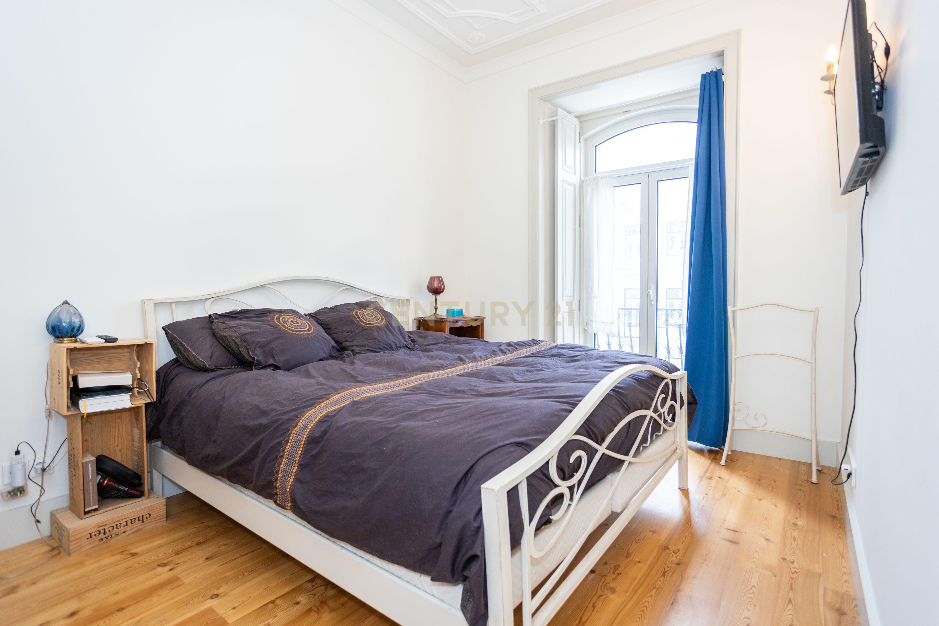 Apartamento T2 Lisboa - Rua Luciano Cordeiro - Image 17