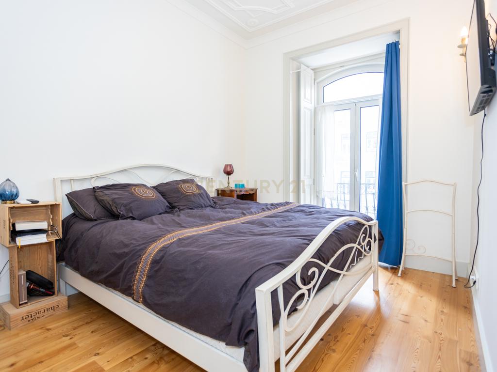Apartamento T2 Lisboa - Rua Luciano Cordeiro - Image 17