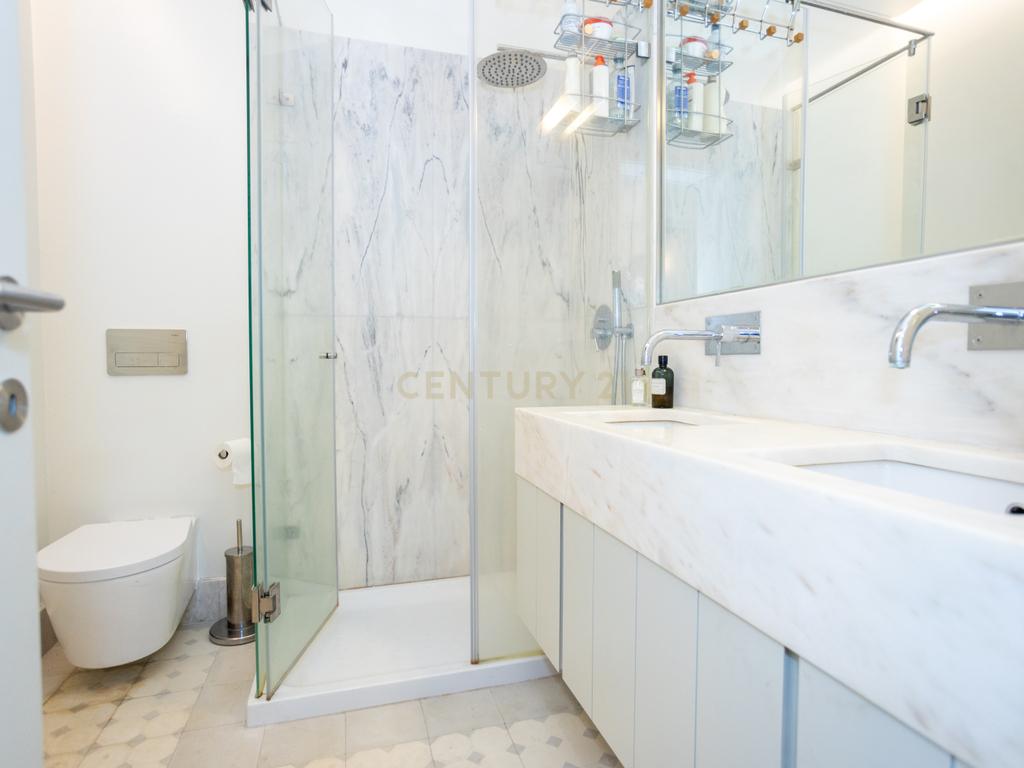 Apartamento T2 Lisboa - Rua Luciano Cordeiro - Image 10