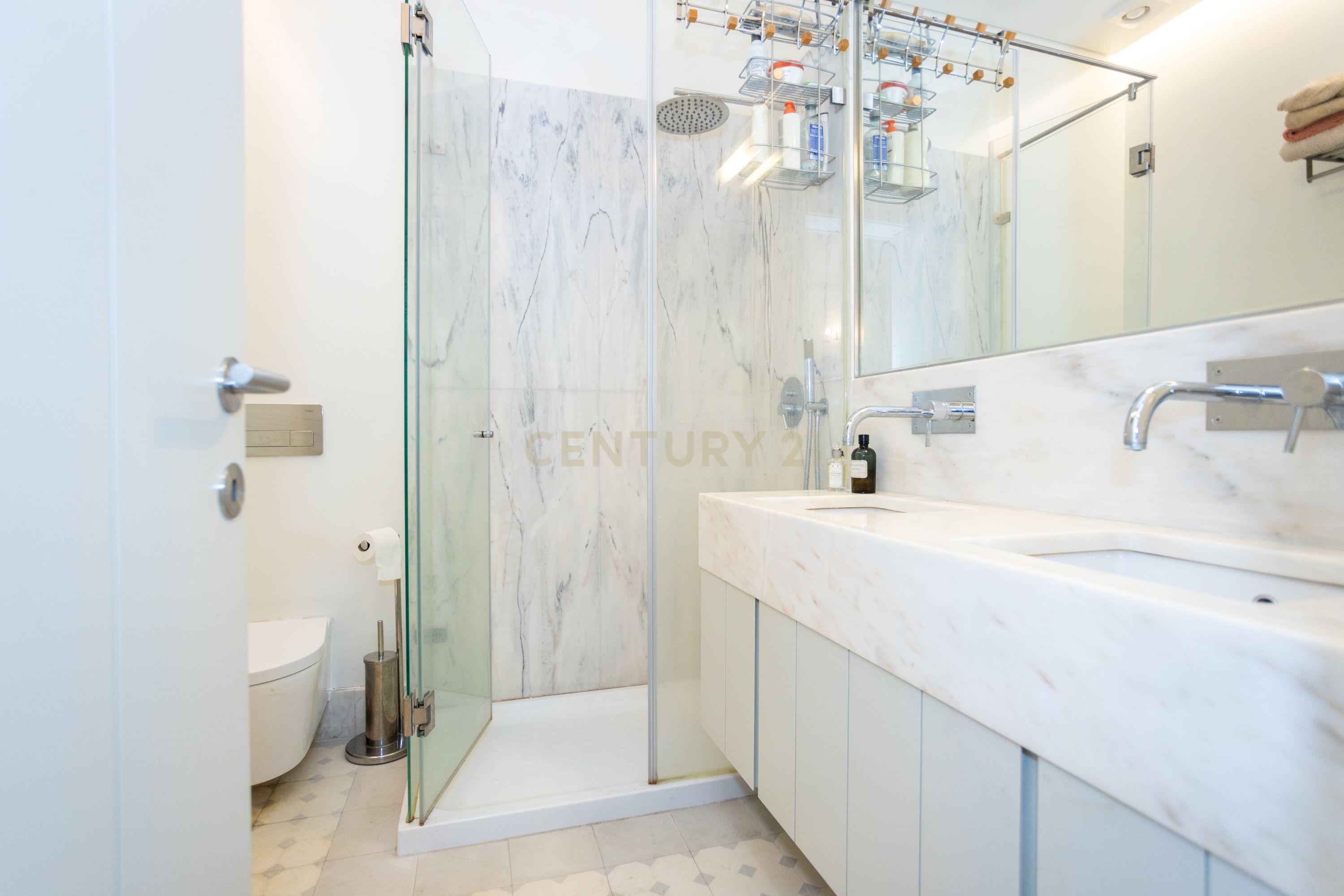 Apartamento T2 Lisboa - Rua Luciano Cordeiro - Image 12