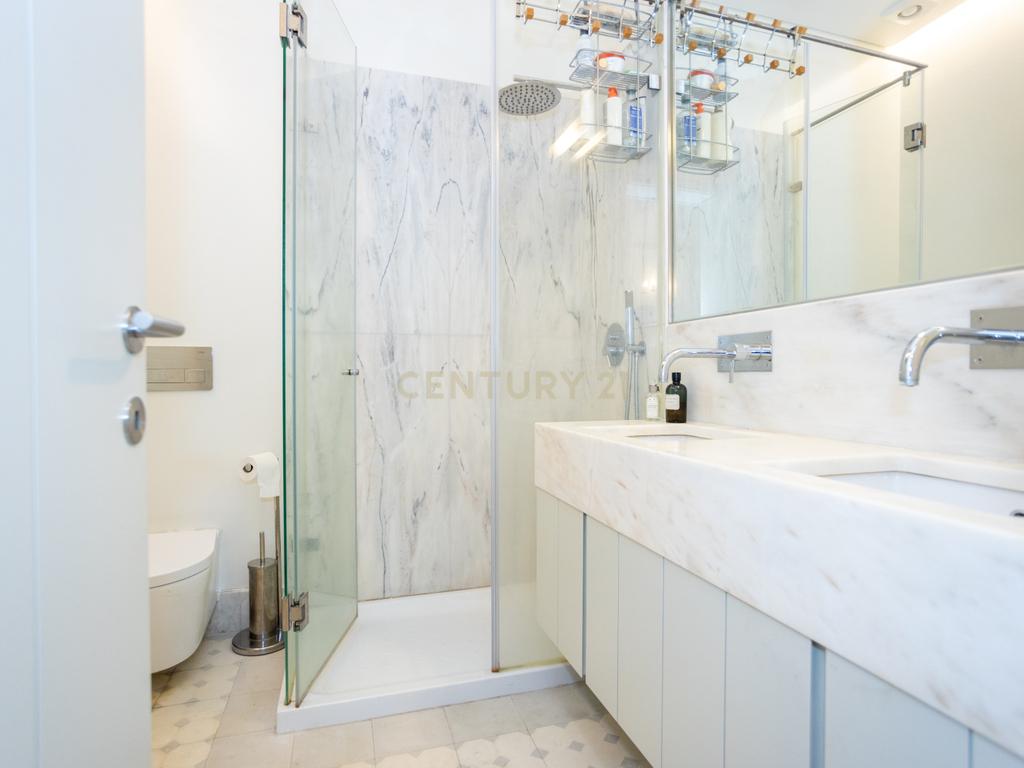 Apartamento T2 Lisboa - Rua Luciano Cordeiro - Image 12