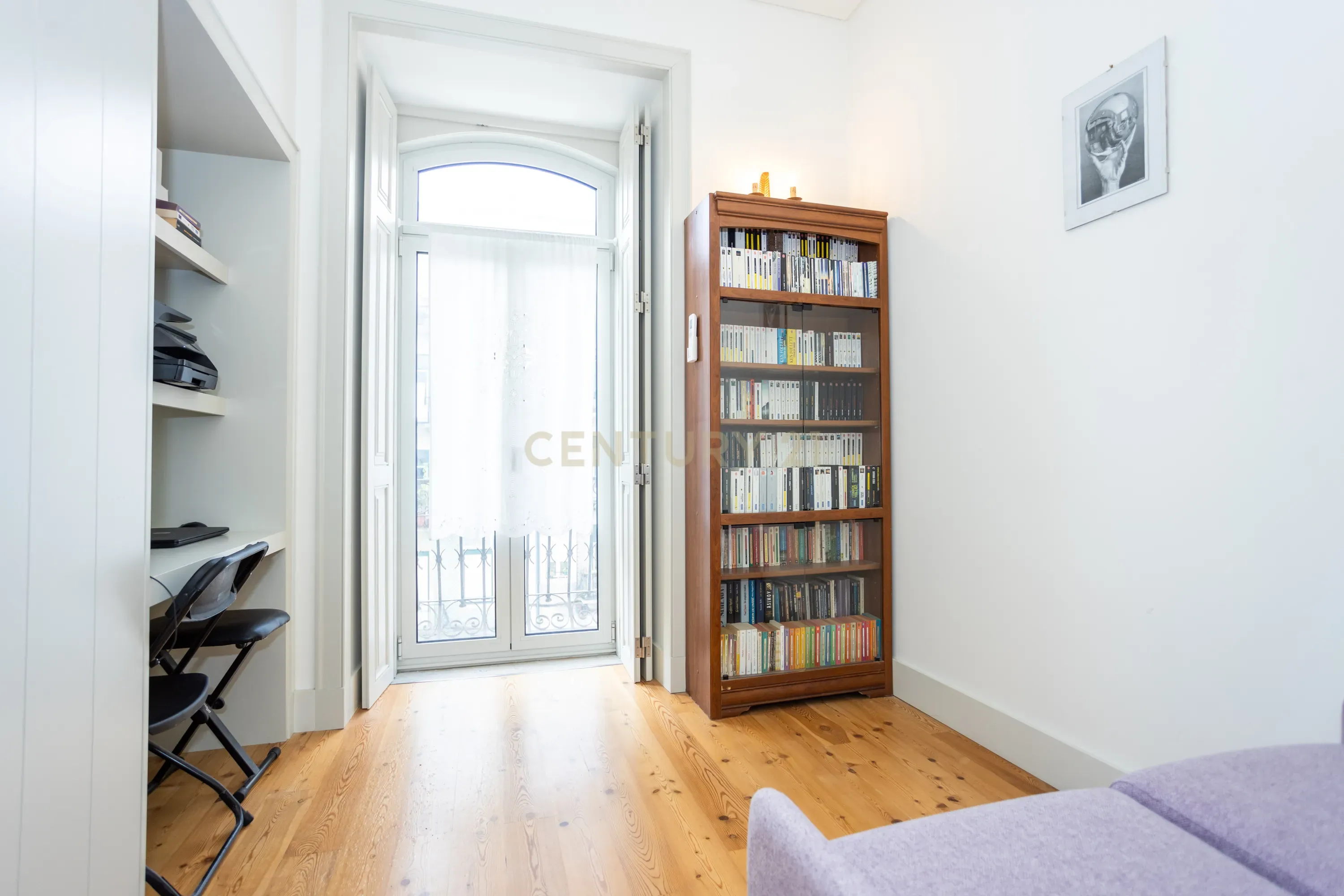 Apartamento T2 Lisboa - Rua Luciano Cordeiro - Image 15