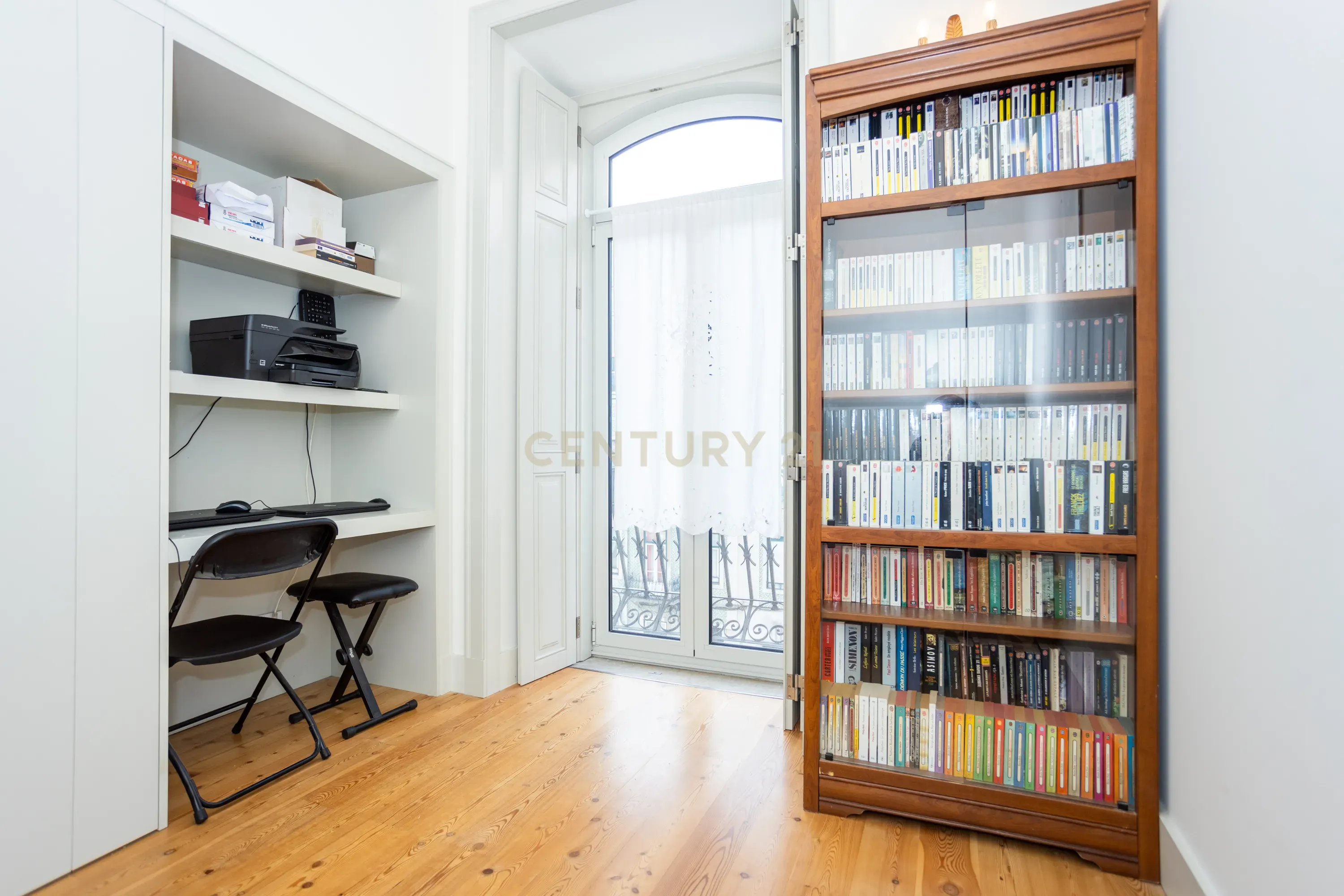 Apartamento T2 Lisboa - Rua Luciano Cordeiro - Image 16