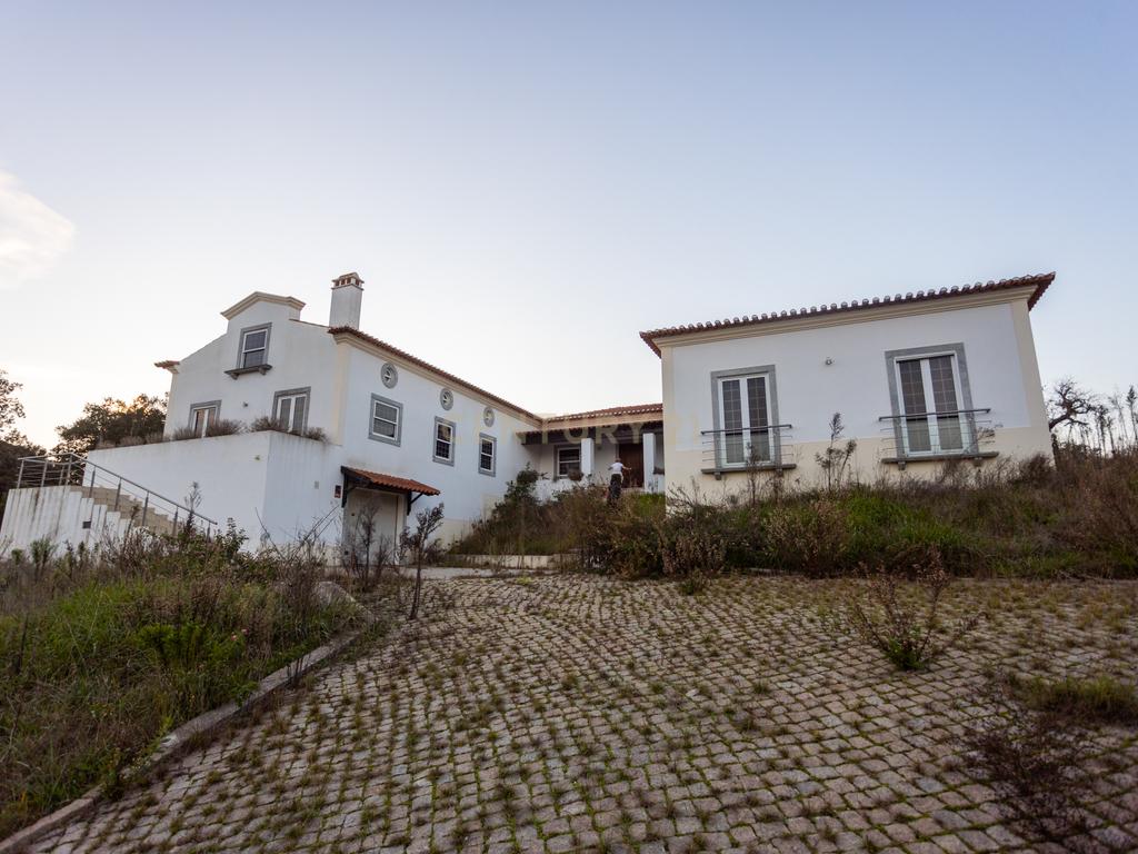 Venda de Moradia em Santo Estevão - Ano 2004 - 400m² de Área Bruta de Construção - 22.200m² de Terreno* - Image 26