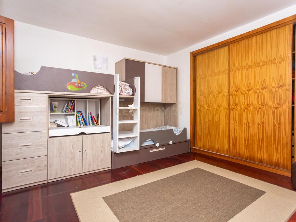 Venda de Moradia em Santo Estevão - Ano 2004 - 400m² de Área Bruta de Construção - 22.200m² de Terreno* - Image 7