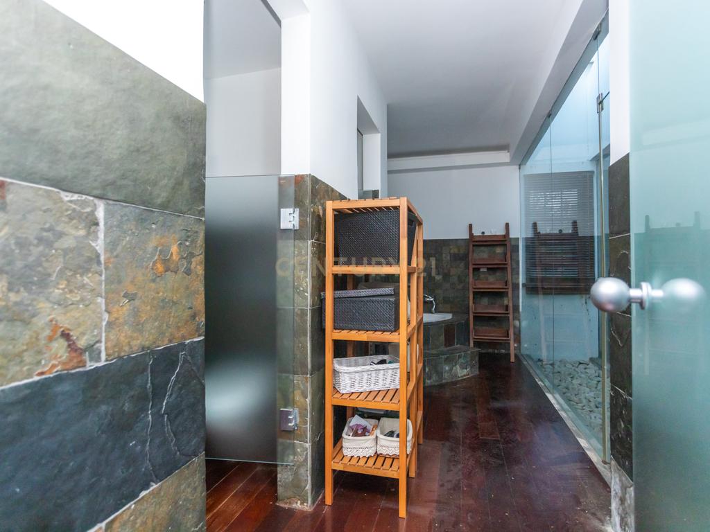 Venda de Moradia em Santo Estevão - Ano 2004 - 400m² de Área Bruta de Construção - 22.200m² de Terreno* - Image 11