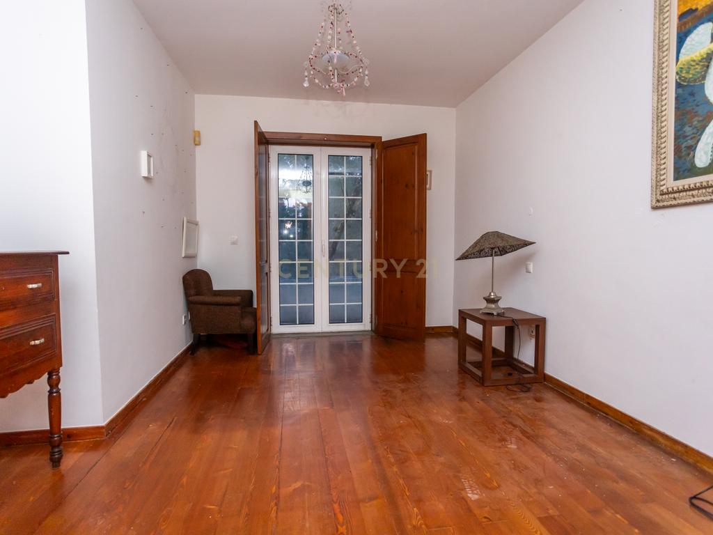 Venda de Moradia em Santo Estevão - Ano 2004 - 400m² de Área Bruta de Construção - 22.200m² de Terreno* - Image 15
