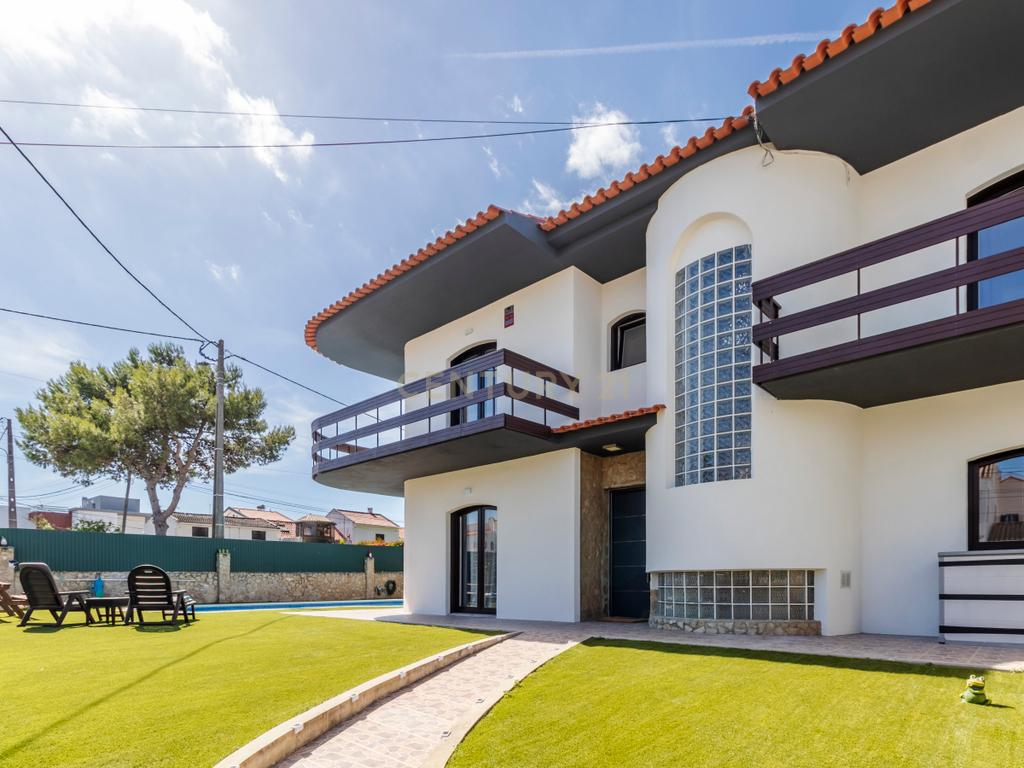 Moradia T4 como nova com piscina na Marisol em Lote de 500m² - Image 4