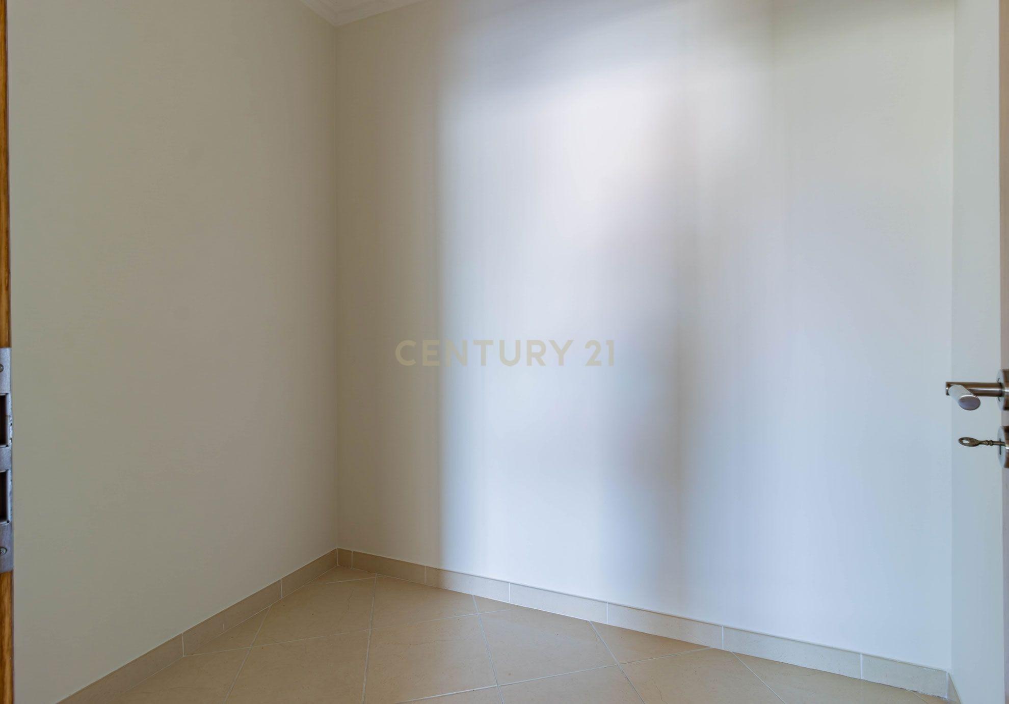 Fotografia 10 de Excelente Apartamento T2 com 2 WC e Garagem