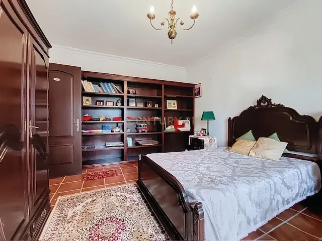 Moradia T5+1 e escritório, piscina e garagem em zona privilegiada no Livramento – conforto, exclusividade e qualidade de vida - Image 17