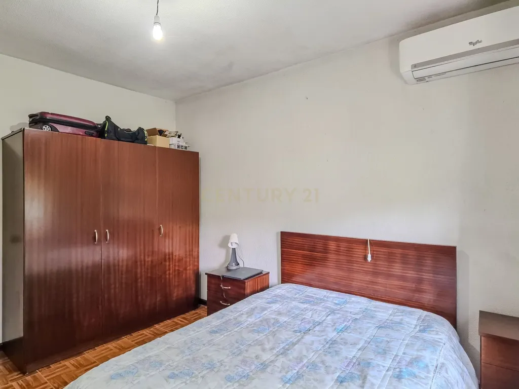 Moradia Bifamiliar T3+T3 em São Pedro da cova – Espaço, Tranquilidade e Conforto - Image 39