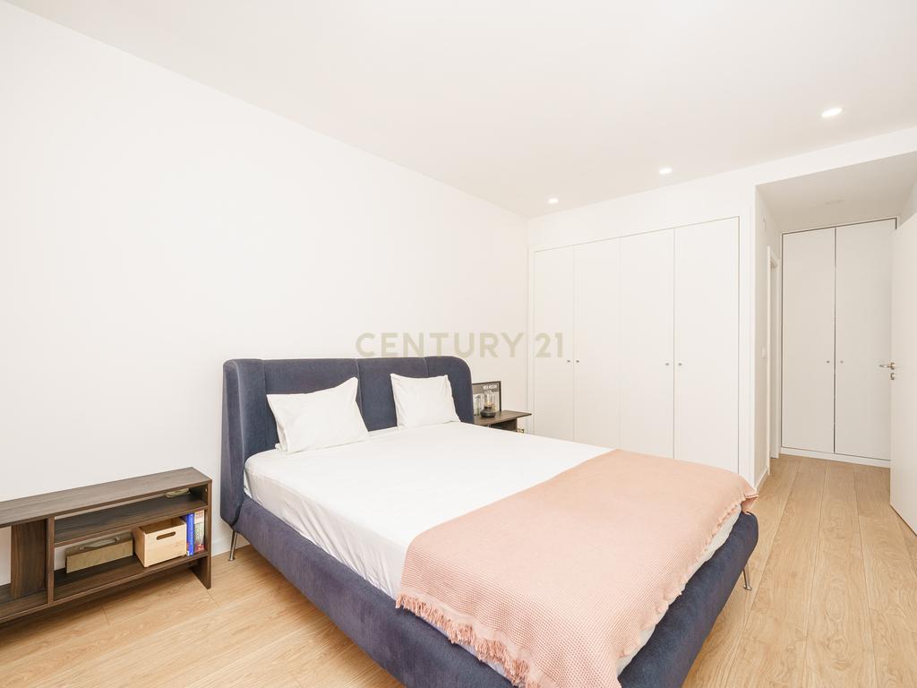 APARTAMENTO T3, TOTALMENTE REMODELADO, PARA VENDA NO CENTRO DE SETÚBAL - Image 13