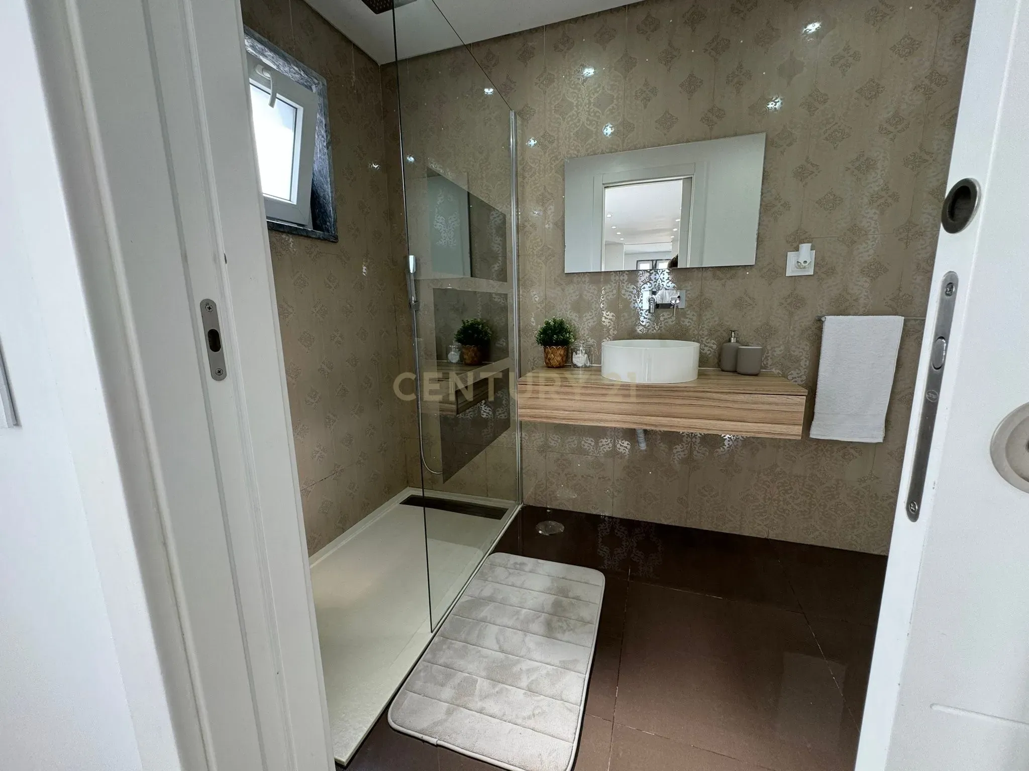 Casa Moderna T3 em Alfragide, Pronta a Habitar - Image 11
