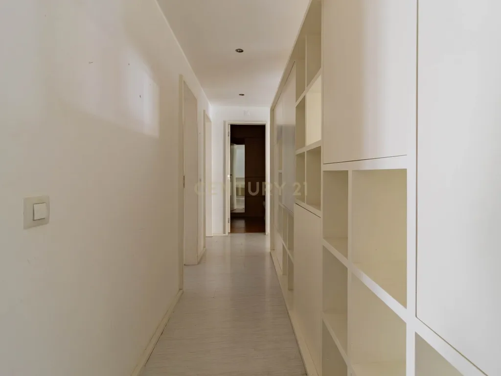 Apartamento T3 na Rua Doutor António José de Almeida 28, Coimbra, Portugal - Image 11