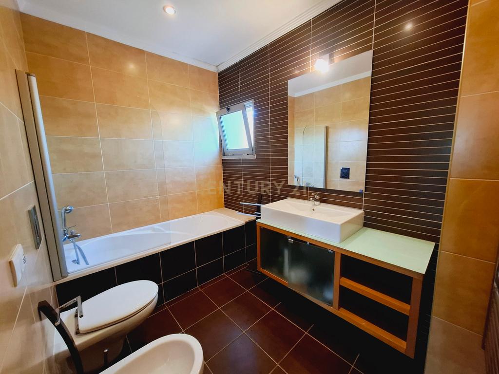 7 KM DAS PRAIAS DE ALBUFEIRA V3 COM JARDIM PRIVADO E PISCINA COMUM, GARAGEM EM BOX - Image 32