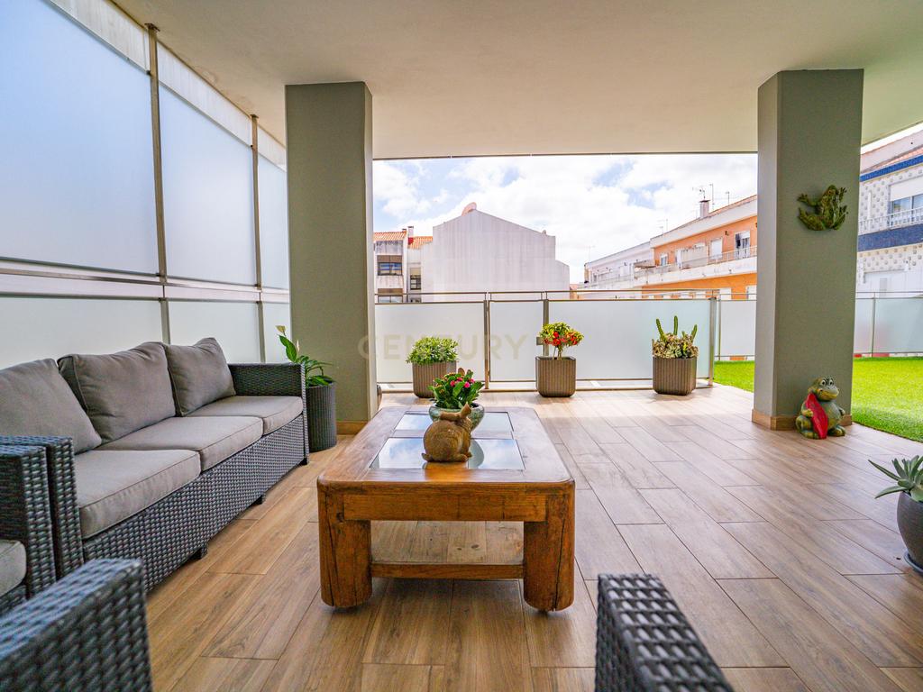 Apartamento T4 Premium com Terraço na Avenida da Independência - Image 56