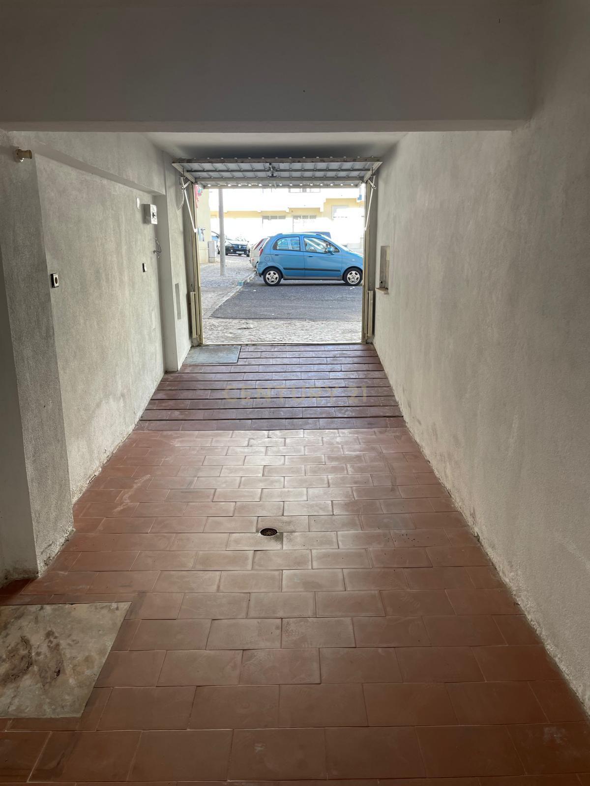 Garagem em Mem Martins - Image 3