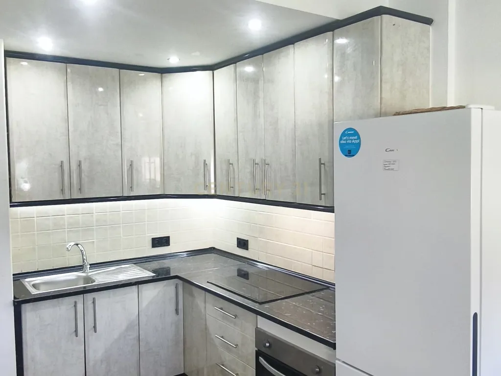 Apartamento T1 em Málaga com Vista e Acesso a Piscina - Image 17