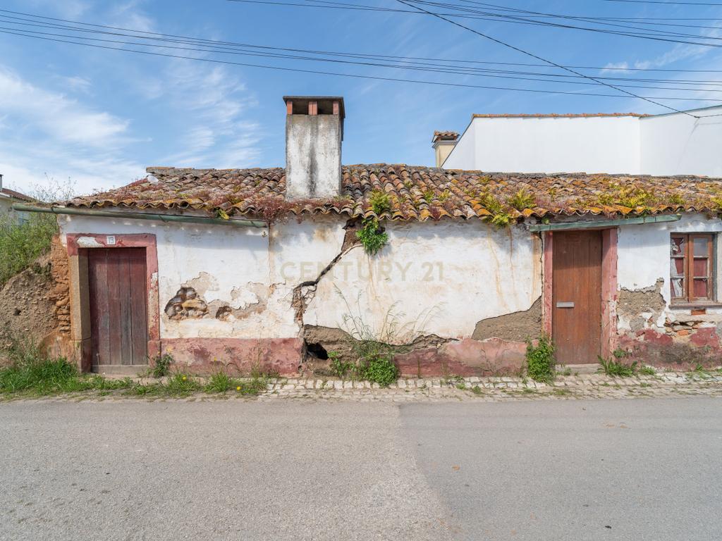 Moradia e terreno para construção – S. Martinho do Bispo – Coimbra - Image 1