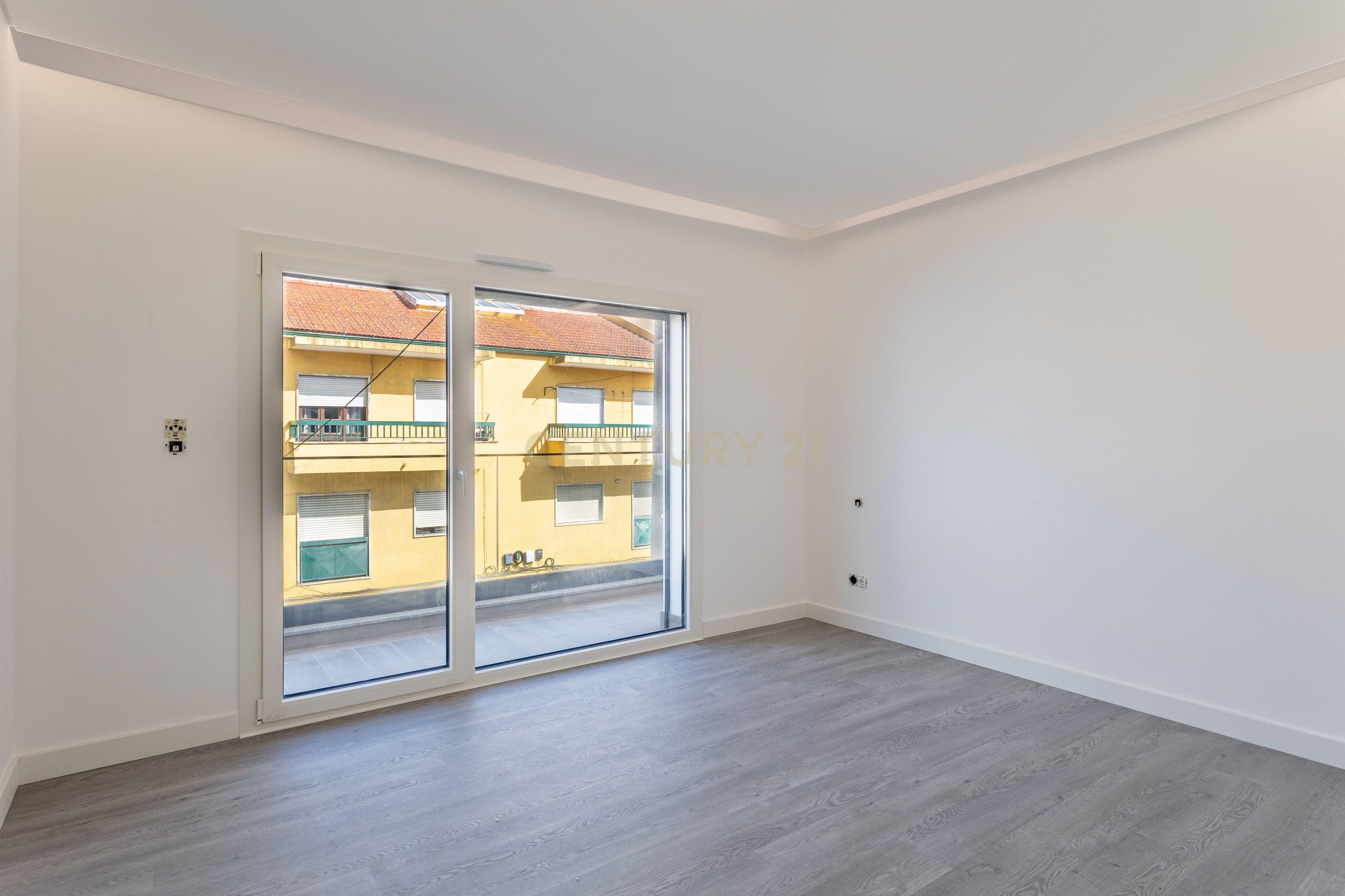 Moradia de luxo V4 no Bairro das Maroitas, São João da Talha - Image 22