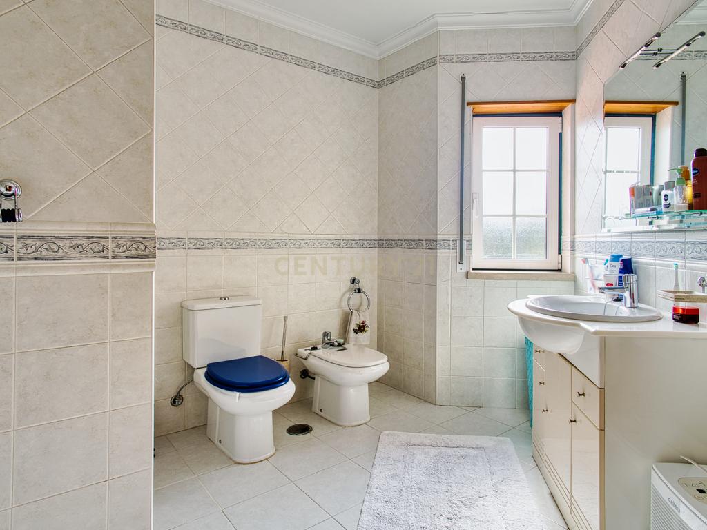 Moradia em São Martinho do Porto – Tranquilidade e Conforto perto da Baía de Sao Martinho - Image 40