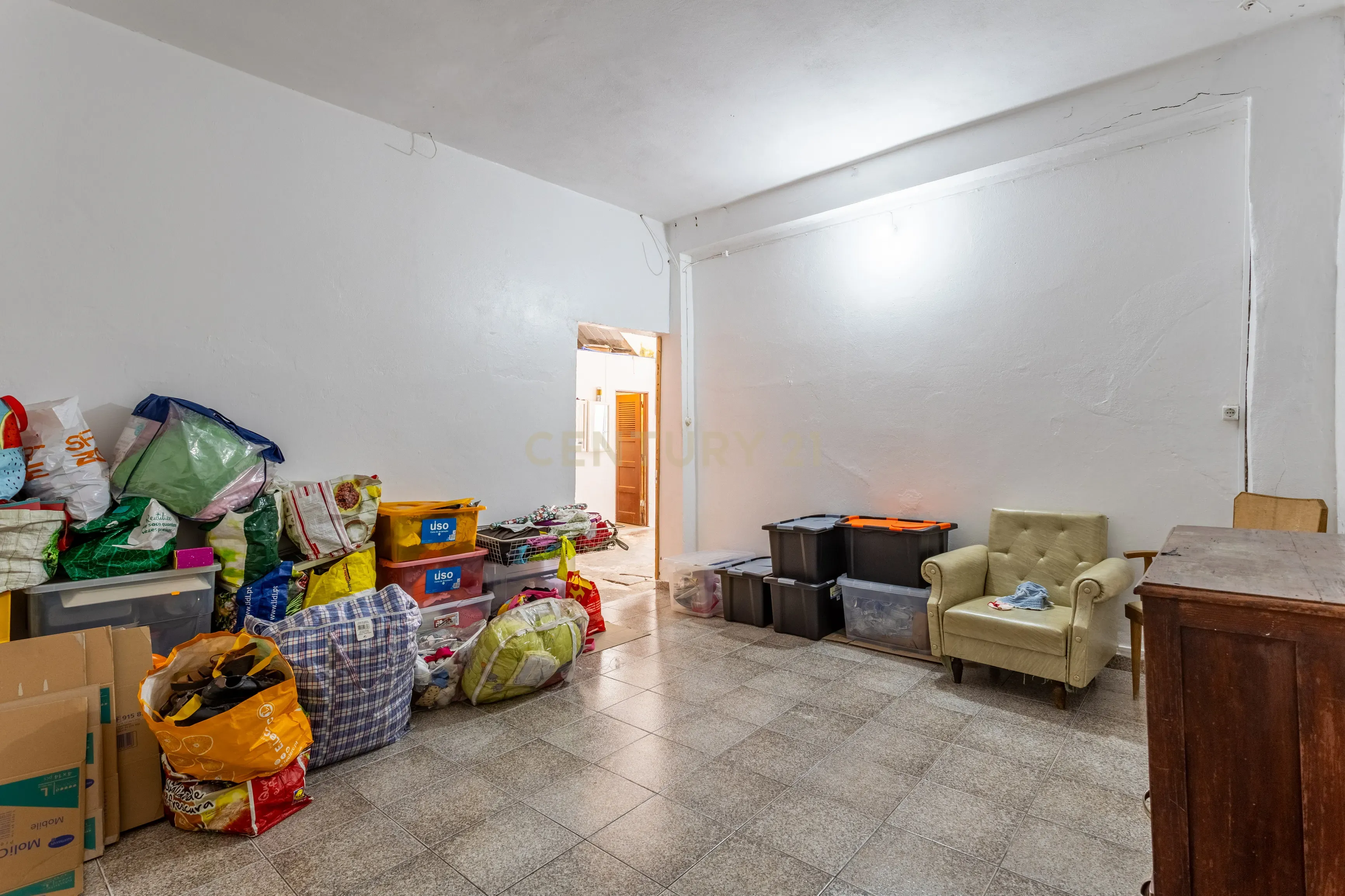 Prédio em Painho, Cadaval, com logradouro e terraço. - Image 29