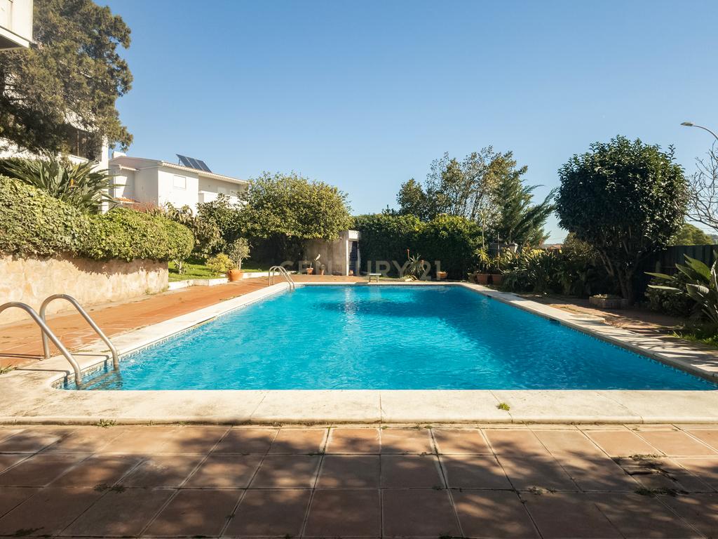 Moradia T4+ com jardim e piscina, em Alfragide. Em Venda! - Image 15